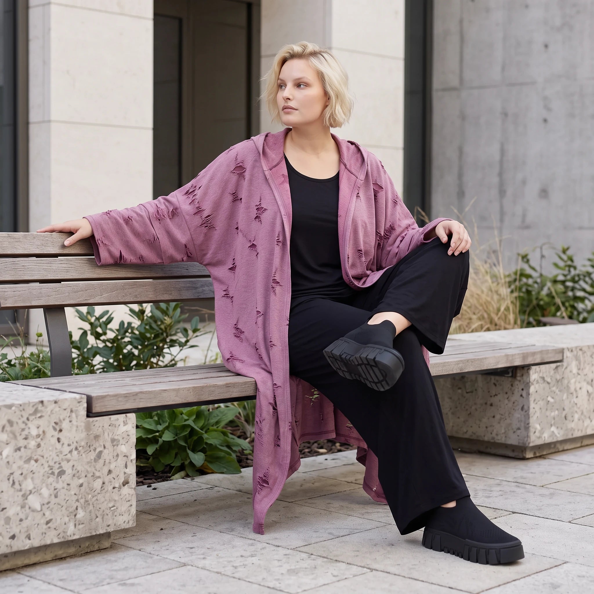 Offener Kapuzencardigan in Weinrot weich leicht und gerade geschnitten für Winterlooks