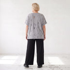 Graues Shirt im Destroyedlook aus weichem Jersey mit Rundhalsausschnitt geradem Schnitt