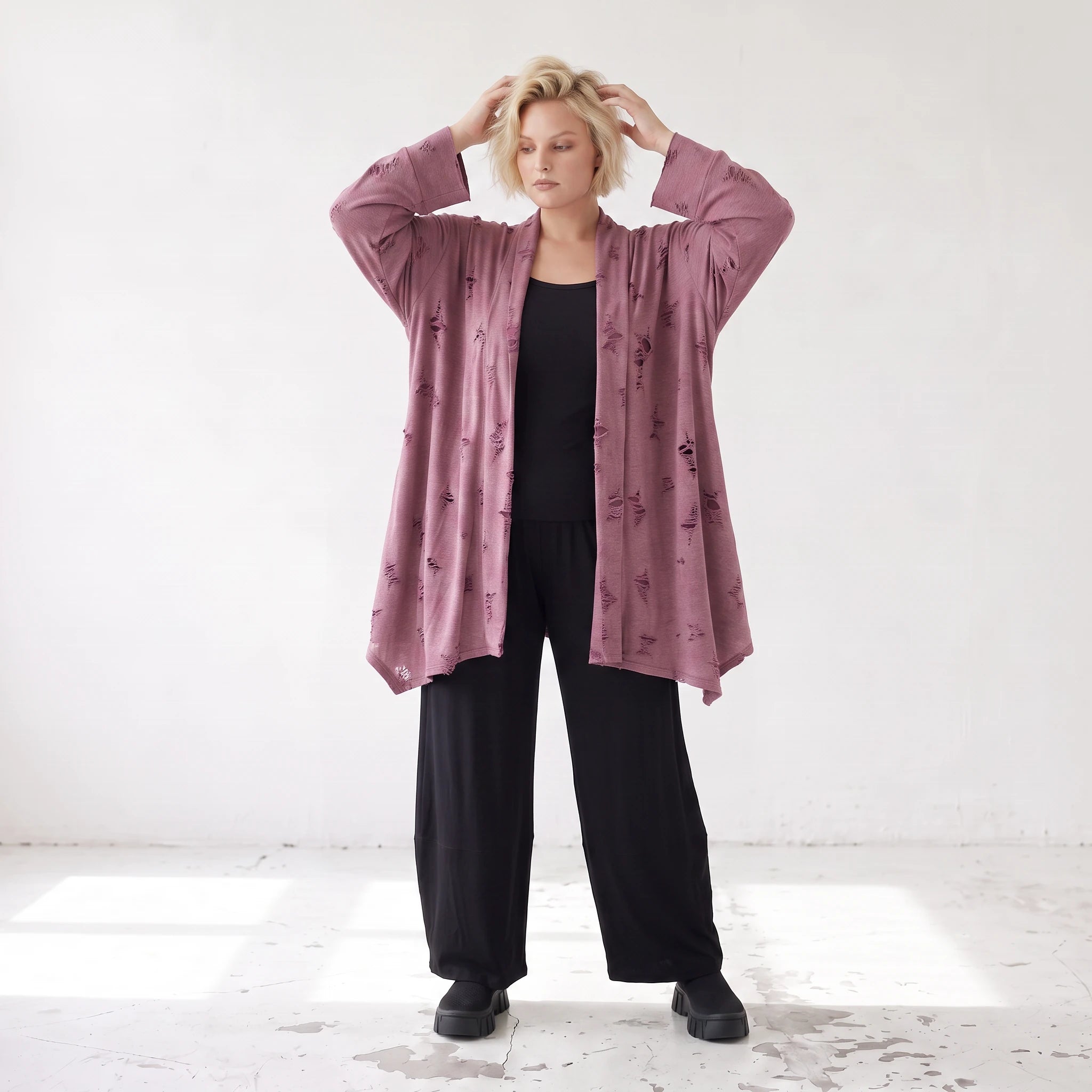 Weinroter Cardigan in A-Linie mit U-Ausschnitt Sternenmotiv im Destroyedlook Taschen