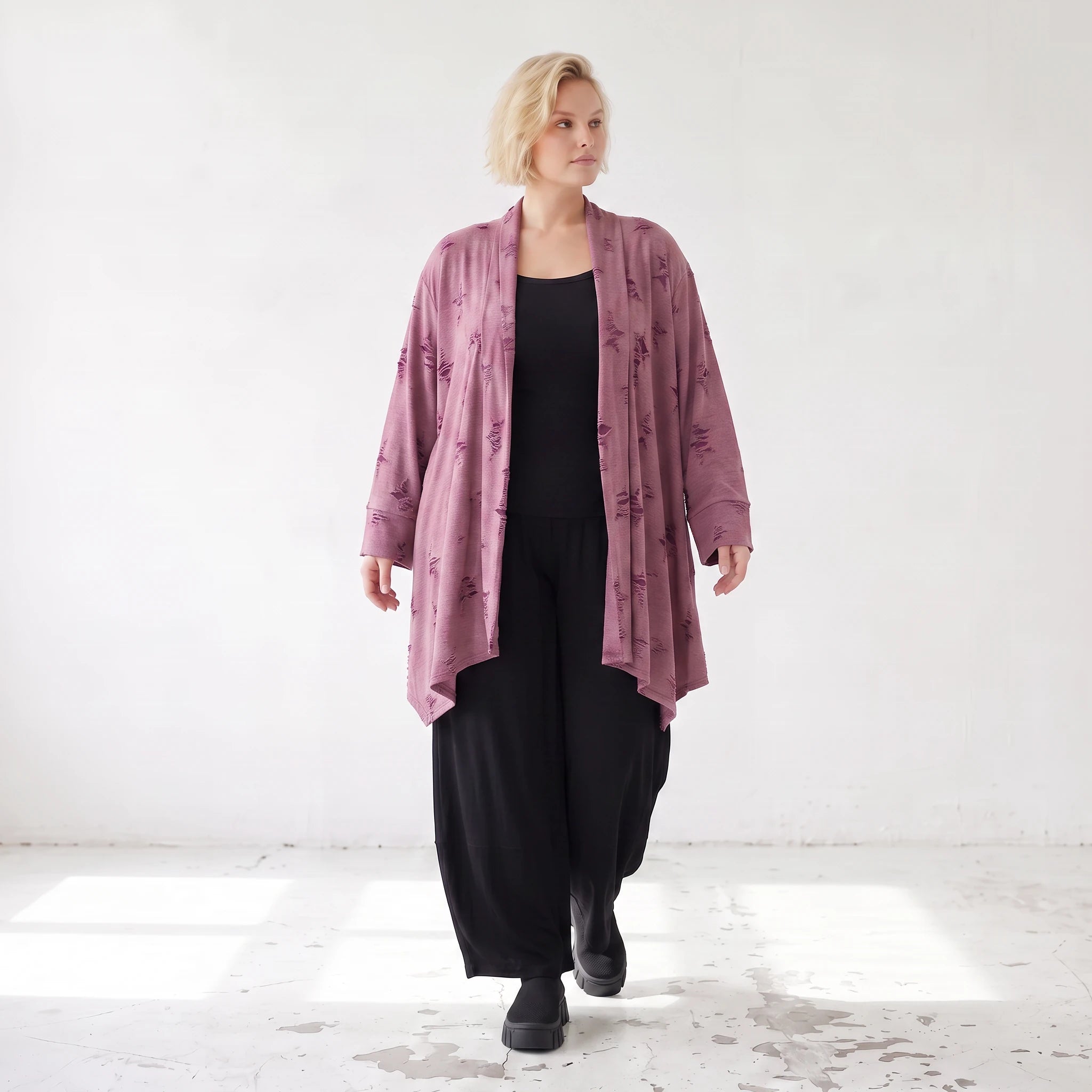 Weinroter Cardigan in A-Linie mit U-Ausschnitt Sternenmotiv im Destroyedlook Taschen