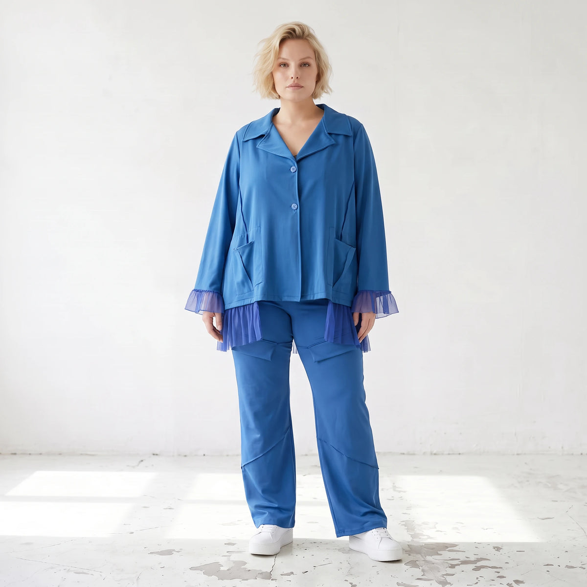 Royalblaue Schlupfhose mit geradem Bein elastisch mit Zierklappen und sichtbarer Naht