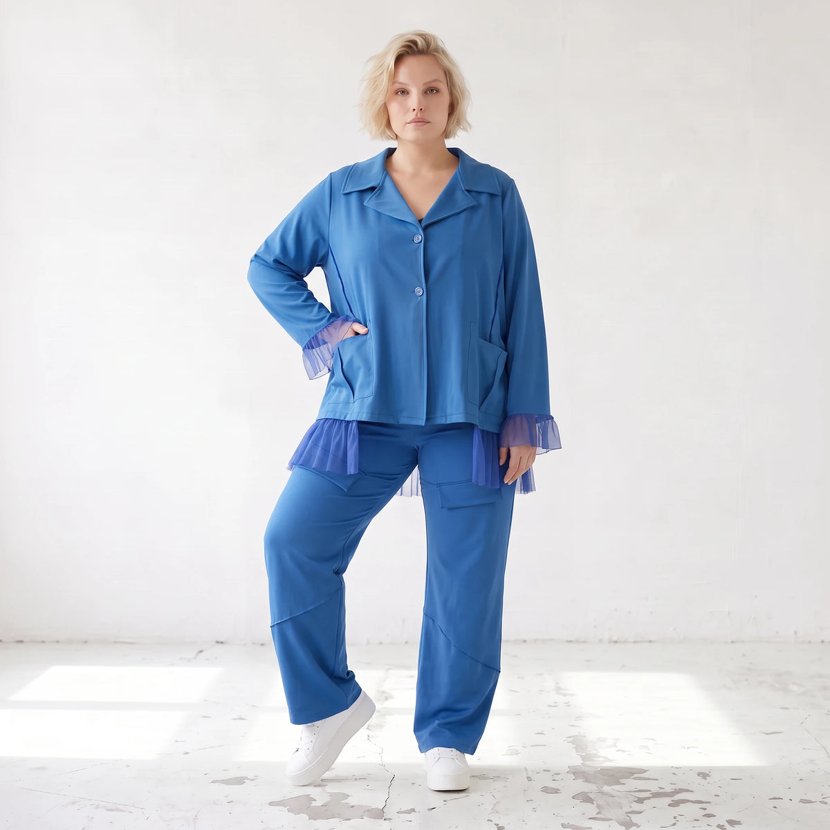 Royalblaue Schlupfhose mit geradem Bein elastisch mit Zierklappen und sichtbarer Naht