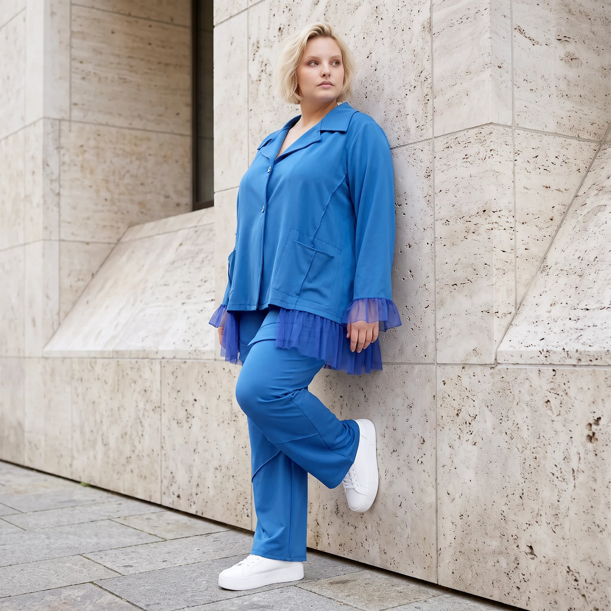 Royalblaue Schlupfhose mit geradem Bein elastisch mit Zierklappen und sichtbarer Naht