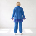 Royalblaue Travellerbluse in A-Linie mit Hemdkragen edler Tüll-Applikation und Nahttaschen