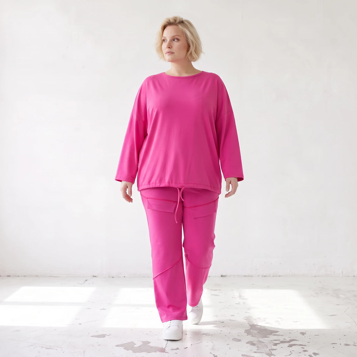 Langarmshirt in Fuchsia aus Travellerstoff mit Stretch kastig geschnitten mit Tunnelzug