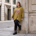 Kapuzensweatshirt in Camel mit Leoprint aus French Terry in gerader Form länger hinten