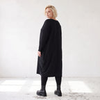 Kleid in OldBlack aus weichem French Terry in Ballonform mit Rundhalsausschnitt Langarm