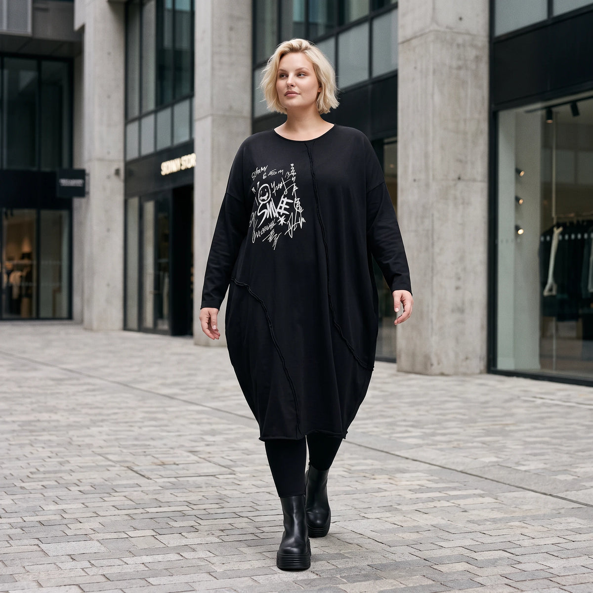 Kleid in OldBlack aus weichem French Terry in Ballonform mit Rundhalsausschnitt Langarm