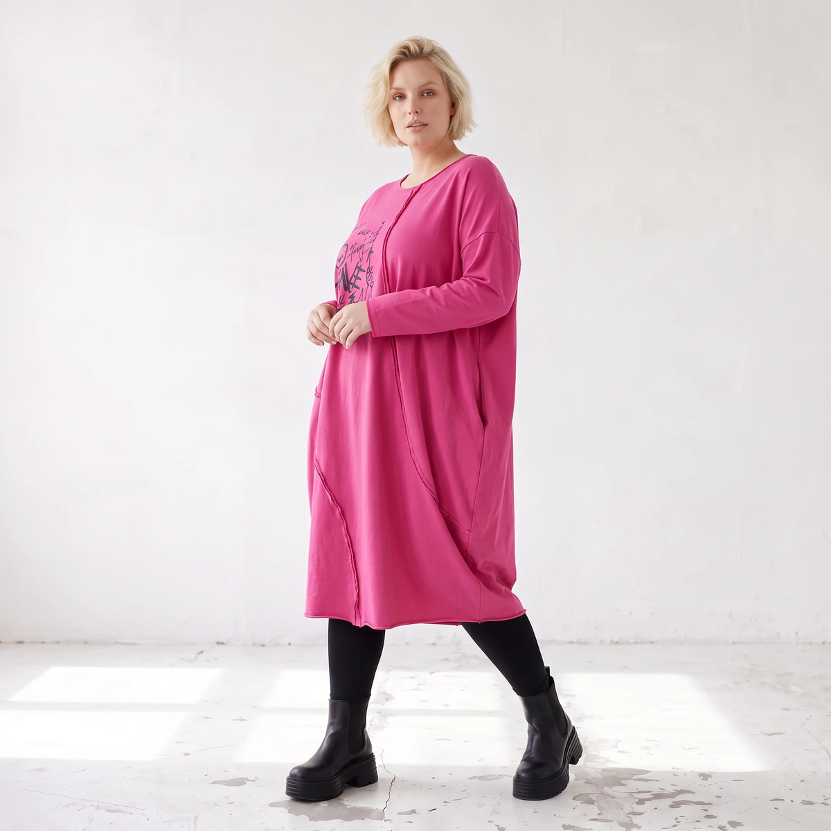 Altrosa Ballonkleid aus weichem French Terry mit Stretch und Faltennaht in Ballonform