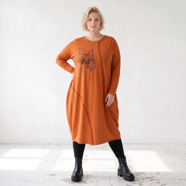 Rostbraunes Ballonkleid aus French Terry mit Stretch und Faltennaht in lässiger Form