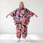 Satinbluse mit floralem Rose/Blau/Pink Print Hemdkragen Knopfleiste in gerundeter Form