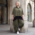 Khaki Lyocellbluse aus weichem Twill mit Hemdkragen gerundetem Schnitt und 3/4-Arm