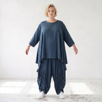 Shirt in Petrol aus weichem Lyocell in A-Linie mit Biesenmusterung und Zipfelsaum
