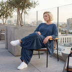 Shirt in Petrol aus weichem Lyocell in A-Linie mit Biesenmusterung und Zipfelsaum