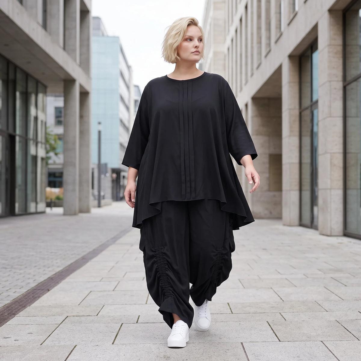 Lyocellshirt in A-Linie mit Biesenmuster zipfeligem Saum und 3/4-Arm weich fallend locker