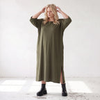 Khaki Lyocellkleid in A-Linie mit Rundhalsausschnitt und V-Ausschnitt mit Seitentaschen