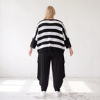 Warmes Strickshirt in weichem Stretchstrick mit V-Ausschnitt in kastiger Destroyedoptik