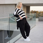 Warmes Strickshirt in weichem Stretchstrick mit V-Ausschnitt in kastiger Destroyedoptik