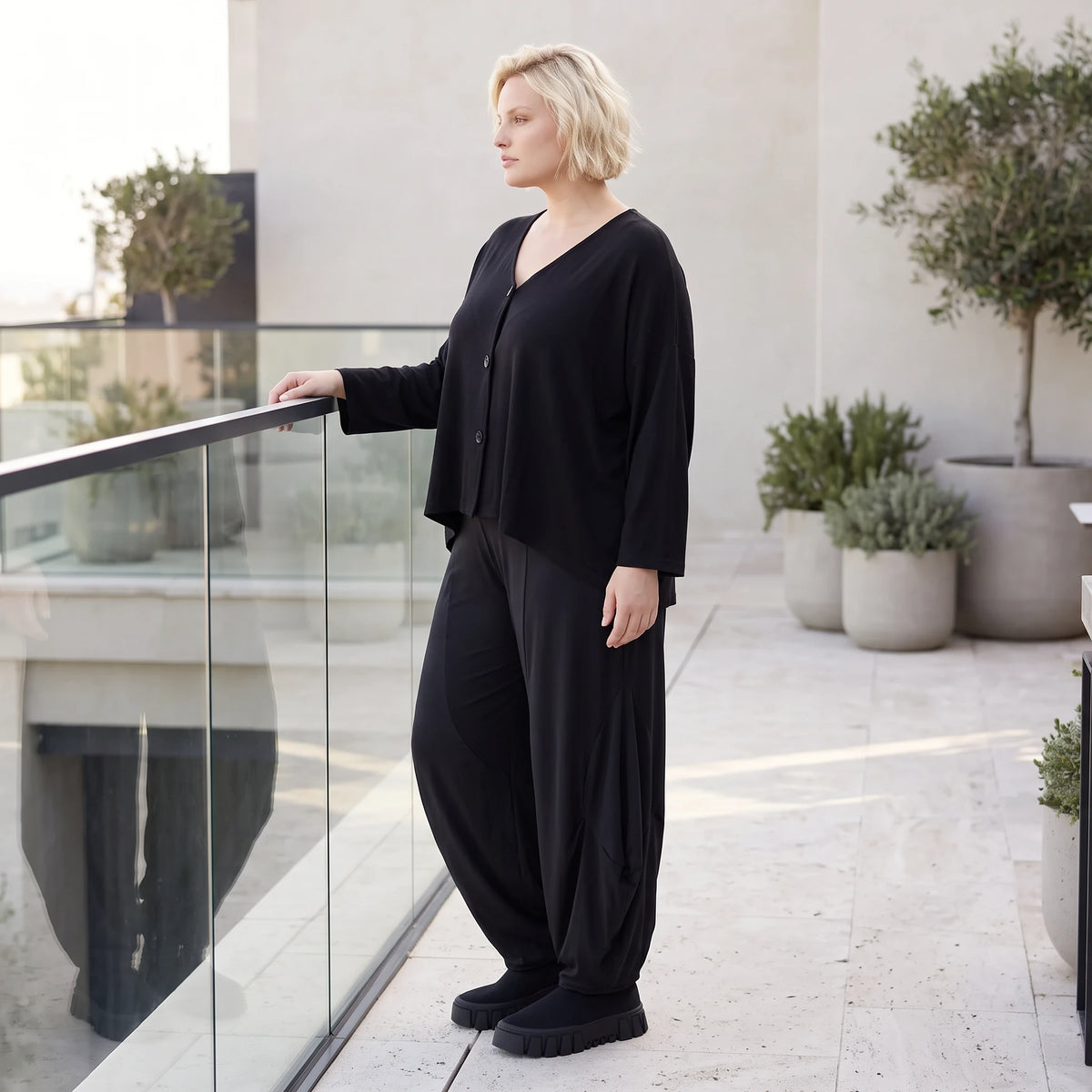 Ballonhose aus Slinky mit Stretch weites Bein als Schlupfhose fließend und elegant edel