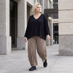 Ballonhose in Camel aus Slinkystoff mit Stretch in weiter Form für Alltag und Büro Look