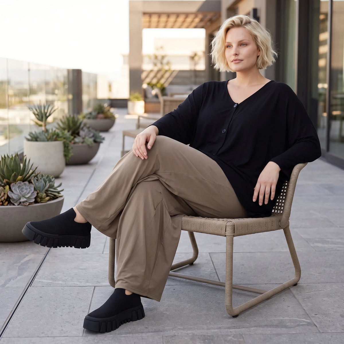 Ballonhose in Camel aus Slinkystoff mit Stretch in weiter Form für Alltag und Büro Look