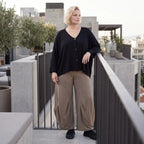 Ballonhose in Camel aus Slinkystoff mit Stretch in weiter Form für Alltag und Büro Look