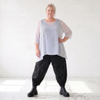 Leichtes Chiffonshirt in Weiss mit Rundhalsausschnitt 3/4-Arm und transparenter A-Linie