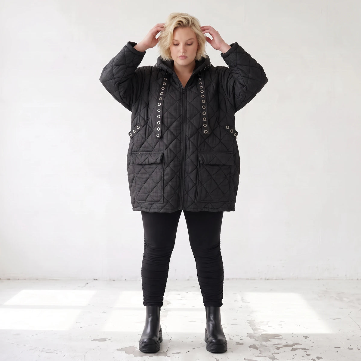Gefütterte schwarze Kapuzenjacke im Denimlook mit geradem Schnitt warme Winterjacke