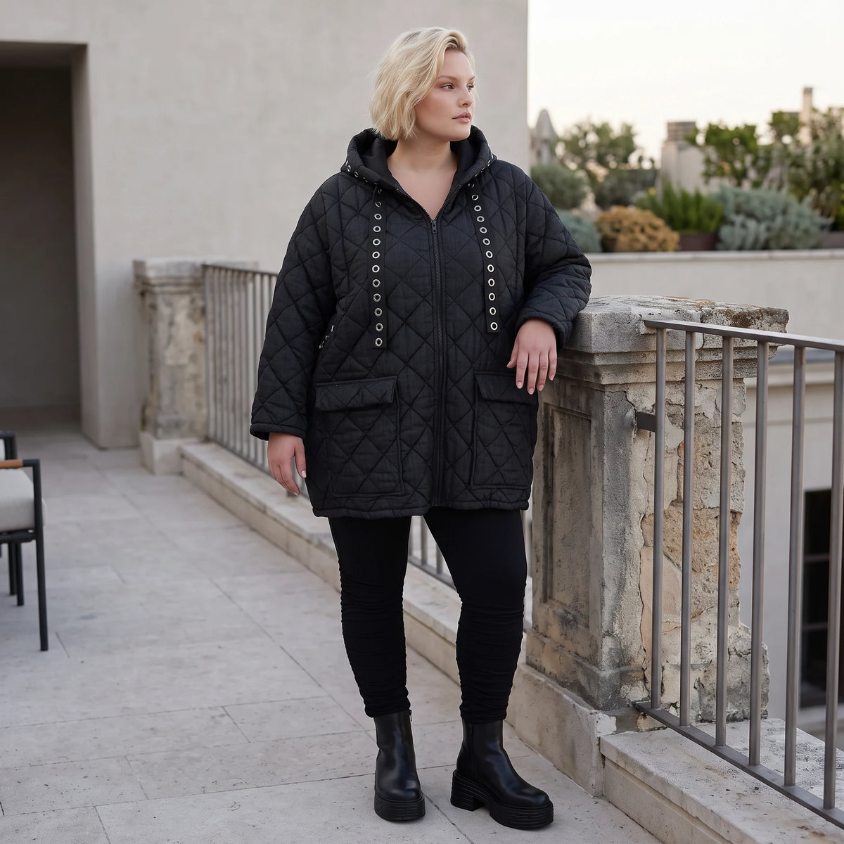 Gefütterte schwarze Kapuzenjacke im Denimlook mit geradem Schnitt warme Winterjacke