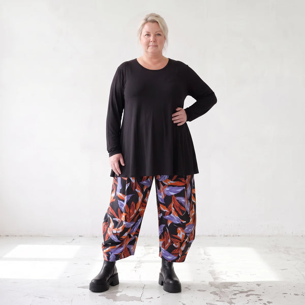 Schwarze Ballonhose aus Romanitjersey mit weitem Bein und Elasthan für lässigen Komfort