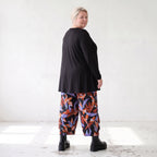 Schwarze Ballonhose aus Romanitjersey mit weitem Bein und Elasthan für lässigen Komfort