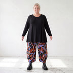 Schwarze Ballonhose aus Romanitjersey mit weitem Bein und Elasthan für lässigen Komfort