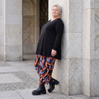 Schwarze Ballonhose aus Romanitjersey mit weitem Bein und Elasthan für lässigen Komfort