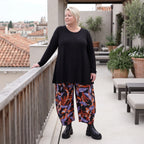 Schwarze Ballonhose aus Romanitjersey mit weitem Bein und Elasthan für lässigen Komfort