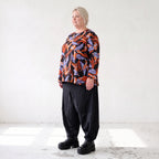 Langarmshirt aus Romanit Jersey in Schwarz/Orange mit Glockenschnitt pflegeleicht weich