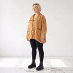 Kuschelige Plüschjacke in Camel gefüttert mit Hemdkragen und Reißverschlusstaschen