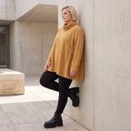 Kuscheliges Plüschshirt in Camel mit Rollkragen und schmeichelnder A-Linie Basic Look