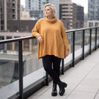 Kuscheliges Plüschshirt in Camel mit Rollkragen und schmeichelnder A-Linie Basic Look