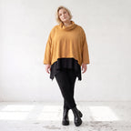 Plüschshirt mit Rollkragen in Creme weich warm mit kastiger Passform für den Winteralltag