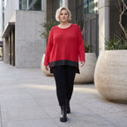 Warmer Strickpullover aus Strick und Memorytaft mit Vokuhilasaum und Seitenschlitzen