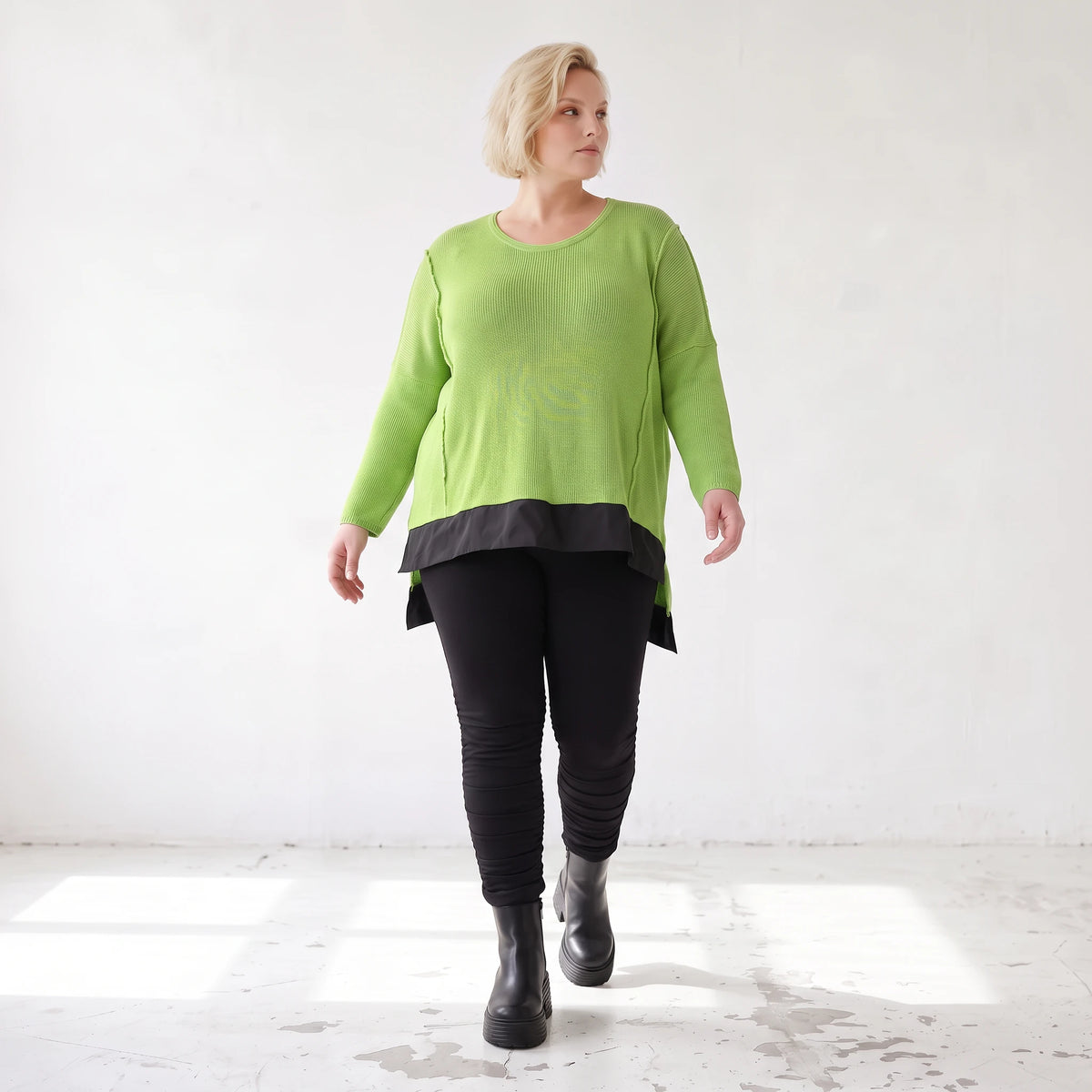 Strickshirt Matchagrün Baumwolle Memorytaft gerader Schnitt vorne kurz hinten lang weich