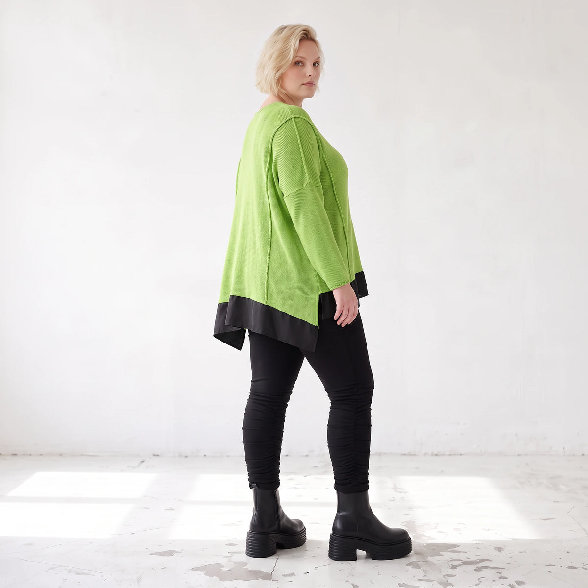 Strickshirt Matchagrün Baumwolle Memorytaft gerader Schnitt vorne kurz hinten lang weich
