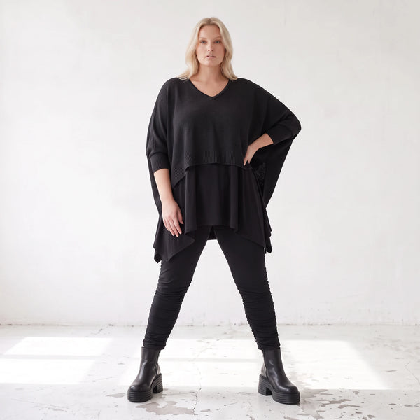 Kuscheliger Strickpullover mit V-Ausschnitt aus Baumwolle mit Stretch in kastiger Form