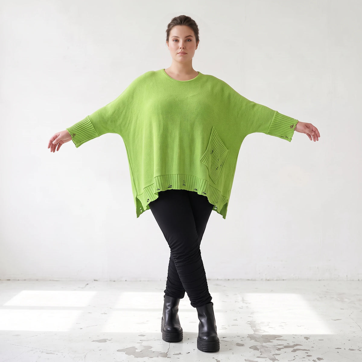 Strickshirt in Matchagrün mit Destroyedlook A-Linie Langarm und aufgesetzten Taschen