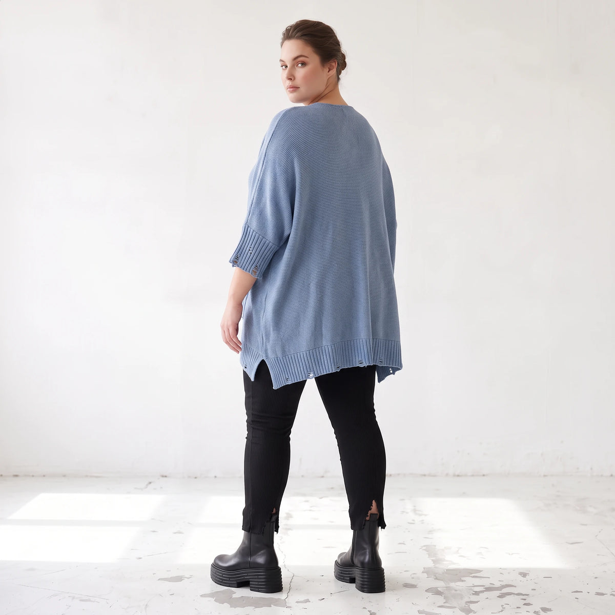 Strickpullover in Jeansblau mit Destroyed Optik A-Linie Rundhalsausschnitt Taschen Langarm