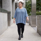 Strickpullover in Jeansblau mit Destroyed Optik A-Linie Rundhalsausschnitt Taschen Langarm