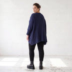 Strickshirt in A-Linie mit Rundhalsausschnitt Destroyedoptik und aufgesetzten Taschen