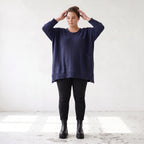 Strickshirt in A-Linie mit Rundhalsausschnitt Destroyedoptik und aufgesetzten Taschen