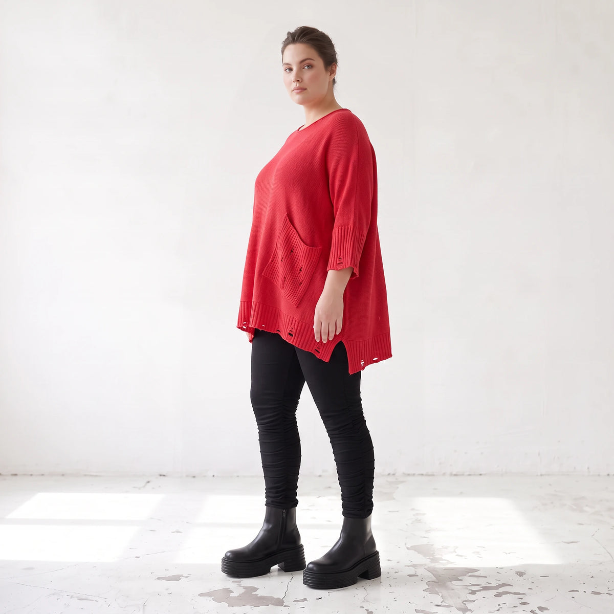 Warmes rotes Strickshirt in A-Linie aus weicher dehnbarer Stretchware mit Destroyedoptik