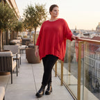 Warmes rotes Strickshirt in A-Linie aus weicher dehnbarer Stretchware mit Destroyedoptik
